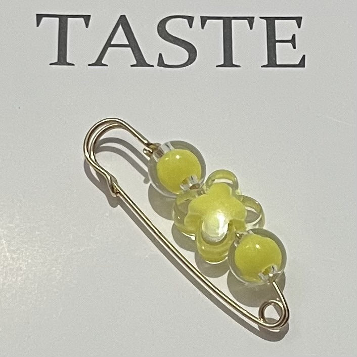 Fixed Waist Women's Pants Brooch Accessory