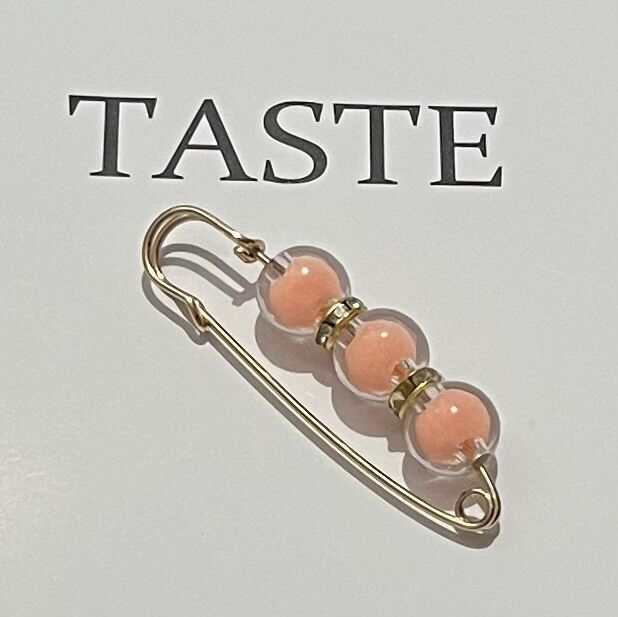 Fixed Waist Women's Pants Brooch Accessory