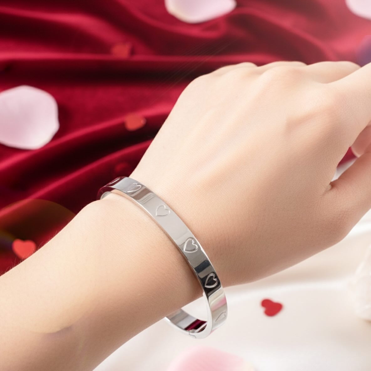 Heart bangle